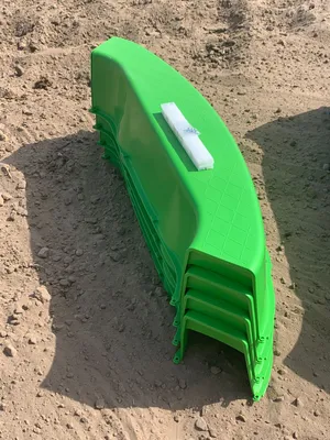 Image de Bac à sable BURI Premium en plastique de différentes couleurs 150 x 150 x 20 cm, couleur:rouge/vert