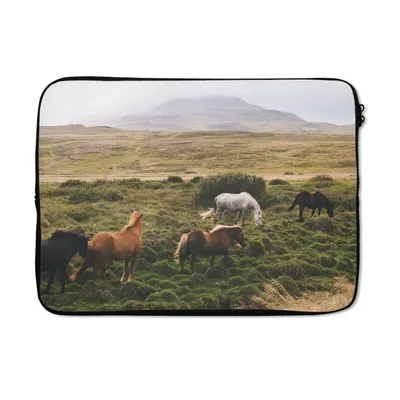 Produktbild von MuchoWow® Laptop Hülle 13 Zoll Pferde - Island - Braun Laptoptasche - Laptophülle - Sleeve - Rundumschutz