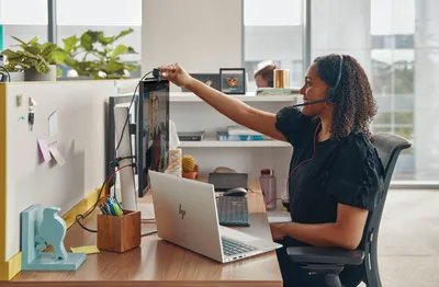 Immagine prodotto di HP Poly Cuffie stereo Poly Blackwire 3220 con connettore USB-C + adattatore USB-C/A