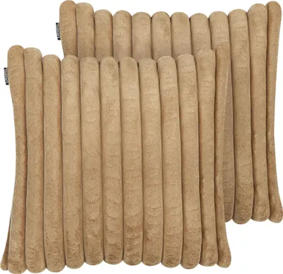 Produktbild von BELIANI Dekokissen 2er Set Hellbraun aus Kunstfell 45 x 45 cm Quadratisch Flauschig Weich Deko Dekoration Wohnaccessoires für Wohnzimmer Schlafzimmer