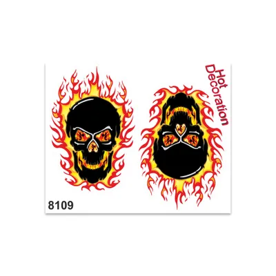 Image de Sticker Crâne en flammes 14 x 16 cm