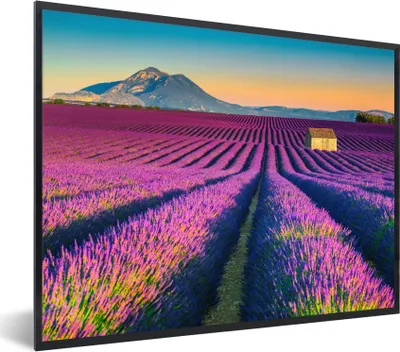 Produktbild von MuchoWow® Gerahmtes Poster Lavendel - Berg - Blumen 80x60 cm - Poster mit Schwarzem Bilderrahmen Wandposter Rahmen Foto Bilder - Schwarzem - Mit Gestell