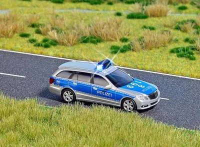 Produktbild von Busch Mercedes Polizei H0 5626