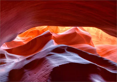 Produktbild von Wallario Poster - Antelop Canyon USA  Kalksandsteingebirge in leuchtenden Farben, Kunstdruck Größe: 70 x 100 cm
