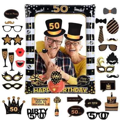 Productafbeelding van Opblaasbare fotolijst met 35 fotorekwisieten - Set voor een fotohok op een feest - Zwart en goud - 50 stuks.