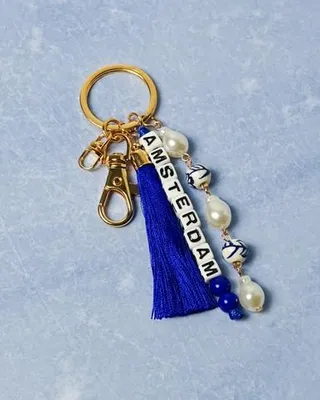 Imagen del producto de Heinen Delfts Blauw – Llavero de Ámsterdam – Diseño de perlas – 12 cm