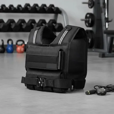 Obrázok produktu pre Váha pre mužov – nastaviteľná tréningová vesta 15,85 kg – 16 závaží – chrániče ramien, reflexné pruhy – na silový tréning, beh – čierna