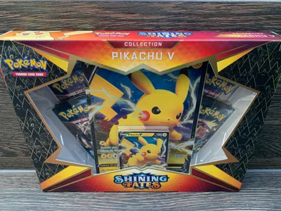 Produktbild von Pokémon Shining Fates Pikachu V Box SWSH 4.5 EN Glänzendes Schicksal