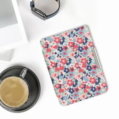 Produktbild von kwmobile eReader Klapphülle (Rot Altrosa Blau) mit Pastellblumen für Tolino Shine 3 aus Kunstleder, Rundumschutz, Magnetverschluss, freier Zugriff.