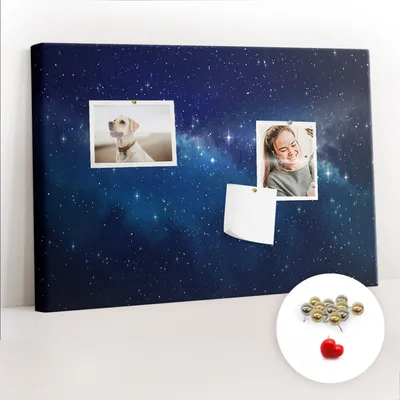 Obrázok produktu pre Korková nástěnka s kolíčky - Tabule s kolíky pro fotografie a poznámky - 60x40 cm - Připínáčky kovové 100 kusů - Hvězdy na tmavé obloze