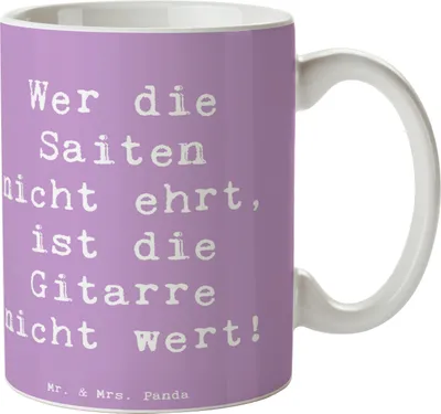 Produktbild von Mr. & Mrs. Panda Kaffeetasse Spruch Gitarre Wert - Lavendeltraum - Geschenk, Musik, Teetasse, Instrument, Becher, Leidenschaft, Freiheit, Pott, Musiker, Tasse, Abenteuer