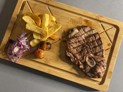 Bambus-Steakbrett, 34x22x2 cm, mit Saftrille, Servier- & Schneidebrett