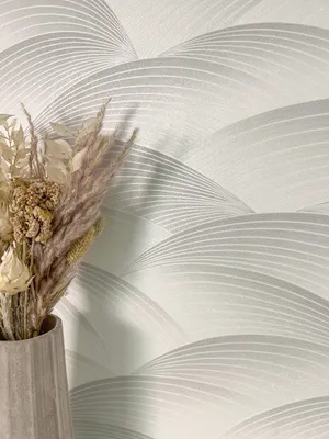 Produktbild von NEWROOM Tapete Grau Vliestapete Wellen - Mustertapete Modern Taupe Creme Bogen Linien Streifentapete  Grafik