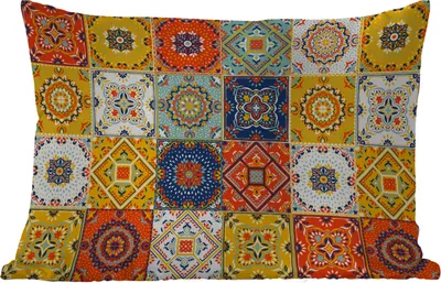 Produktbild von MuchoWow® Outdoor Kissen - Vintage - Blumen - Muster - Weiß - Orange - 60x40 cm - Wetterfest - Lounge Kissen - Zierkissen - Kissen für Innenräume