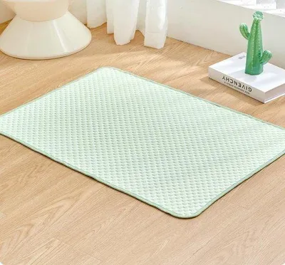 Obrázok produktu pre Chladiaca podložka pre psov 70 x 50 cm, priedušná, umývateľná, do auta a do domácnosti