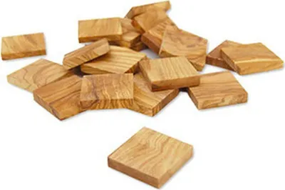 Produktbild von 10 Olivenholz-Plättchen, flach (3,2 x 3,2 x 0,5 cm)