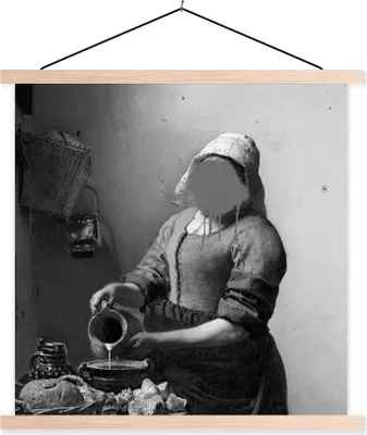 Produktbild von MuchoWow® Textilposter Das Milchmädchen - Johannes Vermeer - Schwarz und weiß 60x60 cm mit holzfarbenen Rahmen - Wanddekoration