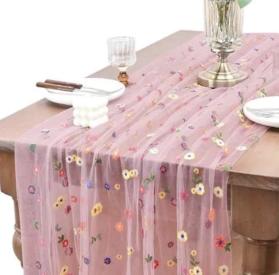 Immagine prodotto di Tovaglia 72 x 300 cm – con motivo floreale ricamato – tovaglia con fiori rosa – ideale per matrimoni, feste e decorazioni da tavola