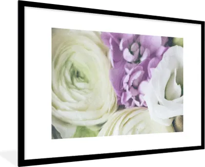 Produktbild von MuchoWow® Gerahmtes Poster Blumen - Rosen - Natur 90x60 cm - Poster mit Schwarzem Bilderrahmen Wandposter Rahmen Foto Bilder - Wanddekoration - Fotos