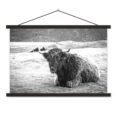 Produktbild von MuchoWow® Textilposter Schottischer Highlander - Berg - Tiere 60x40 cm mit schwarzem Rahmen - Hölzernes