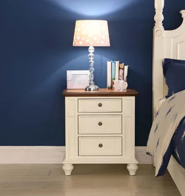 Produktbild von Schlafzimmer Klassische Nachttische aus echtem Holz Landhausmöbel Beistelltische
