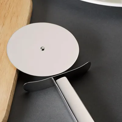 Imagen del producto de Ofertas diarias. Cortador de pizza. Dimensiones: 190 x 80 x 10 mm. Marca: Villeroy & Boch. Número de artículo: 1264041570. Código EAN: 4003686272712