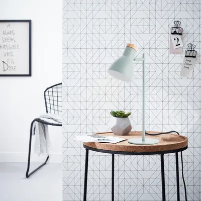 Produktbild von BRILLIANT grüne Tischlampe VENEA | dekorative Tischleuchte mit Schnurzwischenschalter mit schwenkbaren Kopf | Metall/Holz | 47cm Höhe | 1x E14 Fassung max. 25W