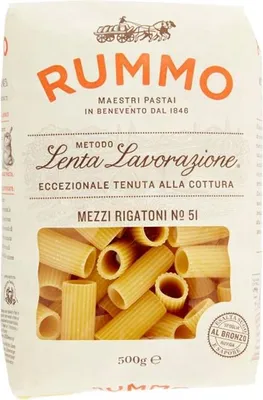 A bag of Rummo Mezzi Rigatoni pasta.