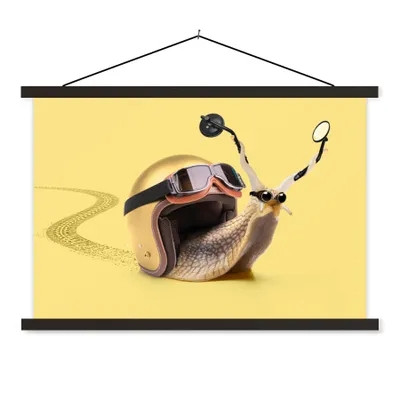 Produktbild von MuchoWow® Textilposter Schnecke - Tiere - Helm - Gelb - Spiegel 90x60 cm mit schwarzem Rahmen - Aufhängungssatz