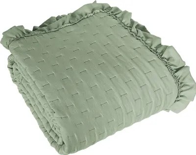 Produktbild von Tagesdecke auf dem Bett, elegant, mit Rüschen Savona 220x240cm Grün