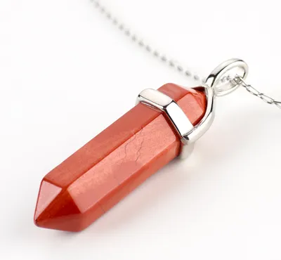 Produktbild von LAVISA Obelisk Edelsteinkette Silber, Anhänger, echte Kristall kette, Halskette, Rosenquarz, Amethyst, Naturstein - 55 + 5 cm (Roter Jaspis)