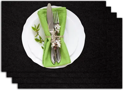 Produktbild von Casoro 4er Platzset aus waschbarem Filz, Platzmatten je 30x44cm in schwarz, edles Tischset perfekt zu jeder Einrichtung