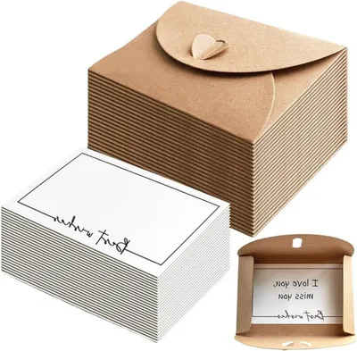 Mini Umschläge und Weiße Karten - 50 Stück Kraftpapier mit Herzverschluss für Geschenkkarten, Basteln und Geburtstagsfeiern