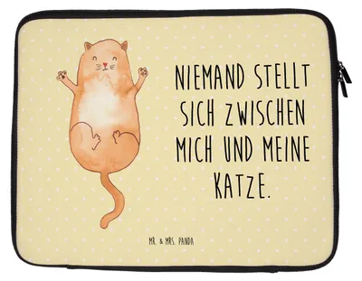 Produktbild von Mr. & Mrs. Panda Laptop Tasche Katze Umarmen 20 x 28 cm - Gelb Pastell - Geschenk, Freunde, Freundin, Hülle, Case, Cats, Katzen, Sleeve, Notebooktasche, Laptoptasche