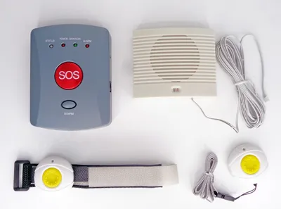 Produktbild von Hausnotruf Senioren Notruf GSM Komplettset 2 Notrufsender + Lautsprecher