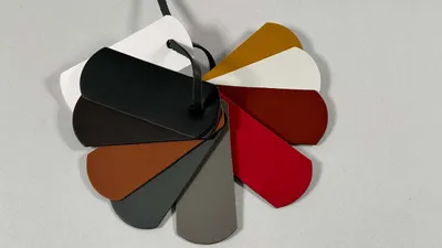 Produktbild von Ledermuster Farbtonkarte Musterfächer für Leder-Holzkorb Kaminbesteck LEIHPRODUKT