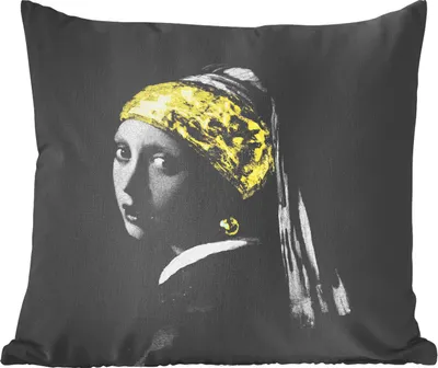 Produktbild von MuchoWow® Zierkissen Sofakissen Wohnzimmer Dekokissen 45x45 cm Mädchen mit einem Perlenohrring - Gemälde - Gold - Schlafpolster - Polster für das Sofa