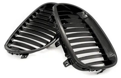 Obrázek produktu pro Maska chladiče BMW 5 E60 simple černý lesk