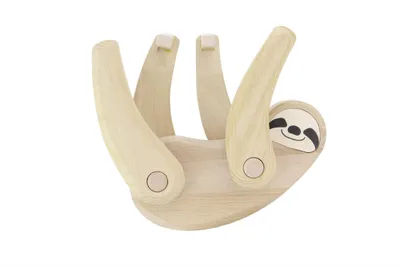 Productafbeelding van Bajo Holz: Houten speelfiguur luiaard, duurzaam en handgemaakt speelgoed