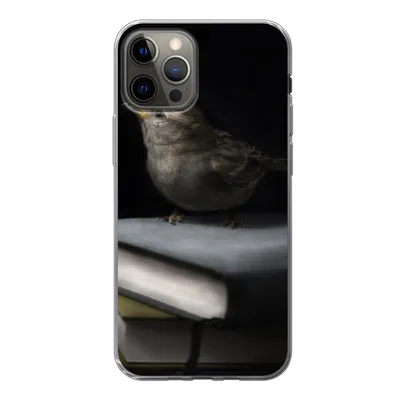 Produktbild von MuchoWow® Handyhülle Schutzhülle Hülle für iPhone 12 Pro Vogel - Bücher - Porträt Silikon Softcase Handy Hülle - Abdeckung