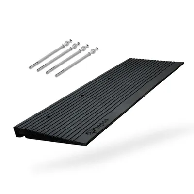 Productafbeelding van Bepco Premium drempelhelling - 100 x 35 x 4,5 cm - gemaakt van gerecycled rubber - met geïntegreerde onderlegschijven en 4 nageldopjes, AI-gegenereerde afbeelding