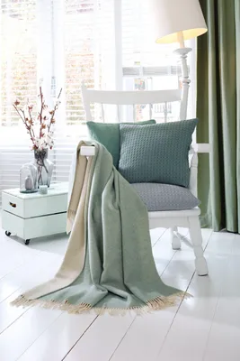 Immagine prodotto di Biederlack: Coperta in cashmere con frange, colore salvia e crema. Materiale: cashmere. Dimensioni: 130 x 170 cm, codice prodotto: 732644