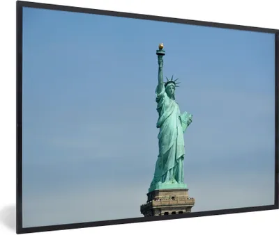 Produktbild von MuchoWow® Gerahmtes Poster Freiheitsstatue an einem sonnigen Tag in New York 90x60 cm - Poster mit Schwarzem Bilderrahmen Wandposter Rahmen Foto Bilder - Fotorahmen - Foto-Plakat