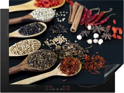 Produktbild von KitchenYeah© Herdabdeckplatte Gewürze in Löffeln auf einem schwarzen Hintergrund , 71x52cm, Küche Deko, Glaskeramikkochfeld Herdabdeckung, Abdeckplatte fùr Kochfeld