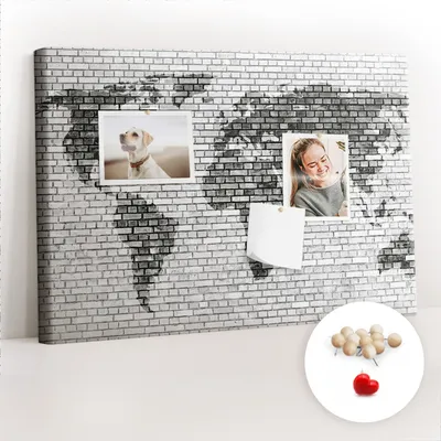 Immagine prodotto di Lavagna in sughero con puntine - Bacheca con puntine per foto e appunti - 60x40 cm - Spille di legno, 100 pezzi - Mappa del mondo da parete in stile "mattoni"