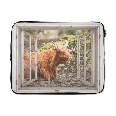 Produktbild von MuchoWow® Laptop Hülle 15 Zoll Schottischer Highlander - Durchblick - Tier - Natur Laptoptasche - Laptoptasche - Sleeve - Rundum-Schutz