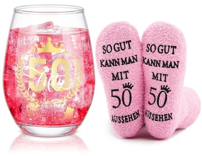 Image de Coffret cadeau pour les femmes, 50 ans : verre à vin et chaussettes