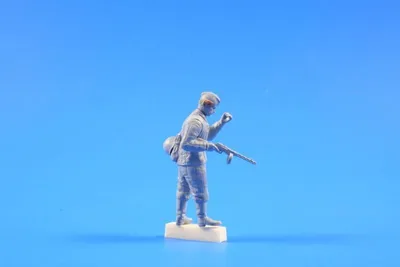 Produktbild von CMK Soviet Soldier with Machinegun (1Fig.) 1:35