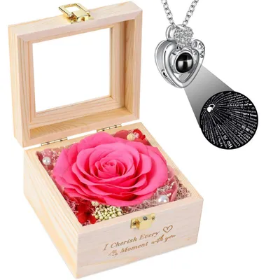 Image de Rose conservée avec bijou, boîte cadeau rose