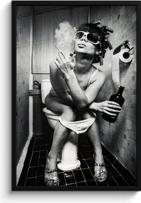 Produktbild von MuchoWow® MuchoWow® Gerahmtes Poster Frau - Vintage - Lockenwickler - Toilette - Zigarette 60x90 cm - Poster mit zchwarzem Bilderrahmen - Kunst